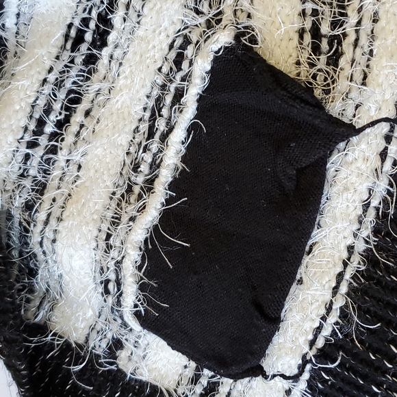 Calvin Klein Crop Sweater - Picture 9 of 10